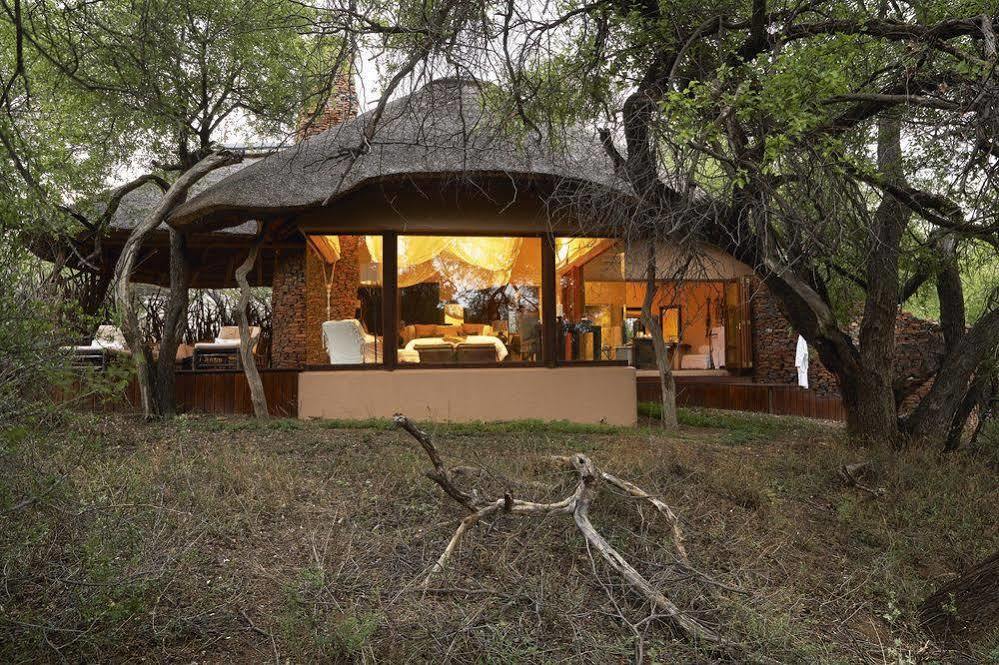 שמורת הציד מאדיקווה Sanctuary Makanyane Safari Lodge מראה חיצוני תמונה